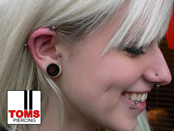 Industrialpiercing4.jpg