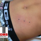 Microdermalpiercing11.jpg