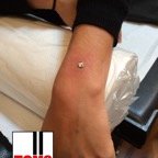 Microdermalpiercing14.jpg